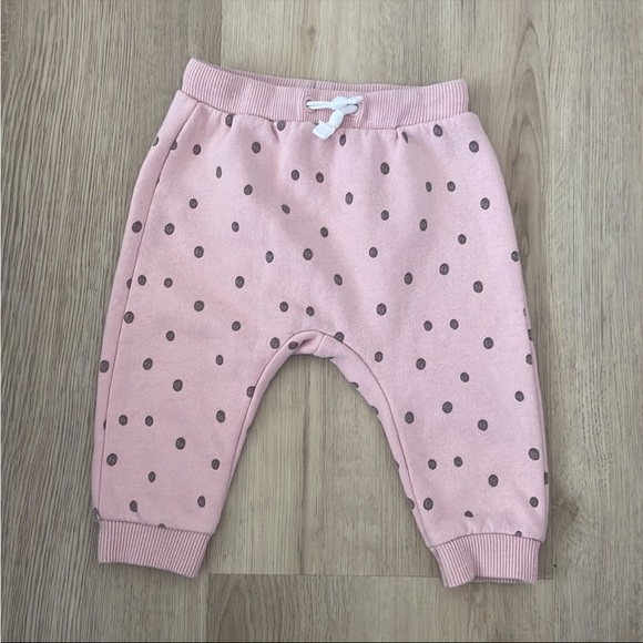 Pre Owned Set of Zara Girls Top Shorts and Pants Sz 6-9 Months - Picture 8 of 10